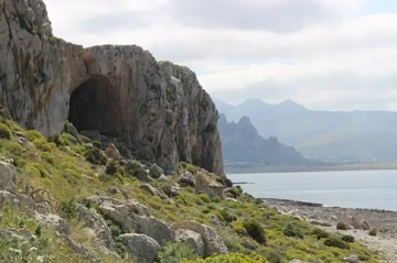 Cosa fare a San Vito lo Capo? A tutto Trekking nella Grotta dei Cavalli!