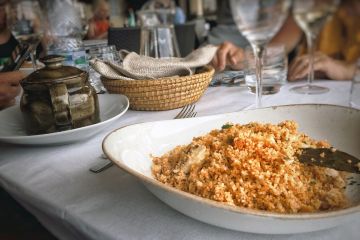 Cous cous alla trapanese: storia, ricetta e tradizione siciliana - 1