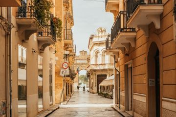 Il centro storico di Trapani: un viaggio nel cuore della città vecchia - 1