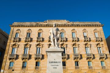 Il centro storico di Trapani: un viaggio nel cuore della città vecchia - 2