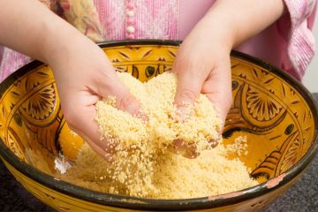 Cous cous alla trapanese: storia, ricetta e tradizione siciliana - 3