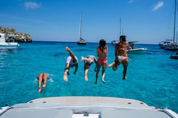 Escursione Favignana Levanzo da Trapani in gommone&nbsp;